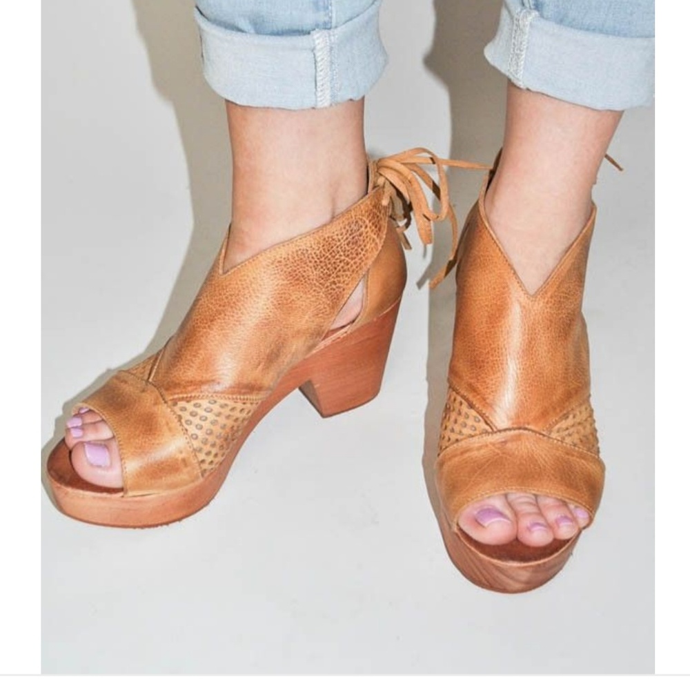 Free People Revolver Clog 38/8 Taupe tan NWB